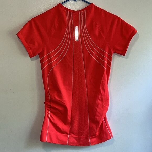 EXCELLENT CONDITION WOMEN’S COLORFUL SMALL REFLECTIVE ATHLETA TECH TOP - Picture 3 of 9